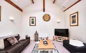 Magical York City Retreat - Sleeps 6